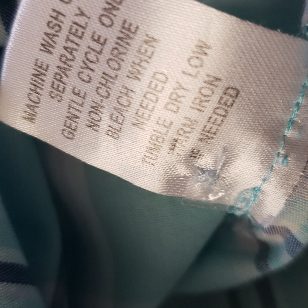 Basic button down sz L - Picture 7 of 10